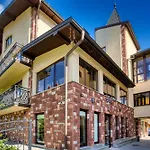 Hotel Muszyna 무스지나