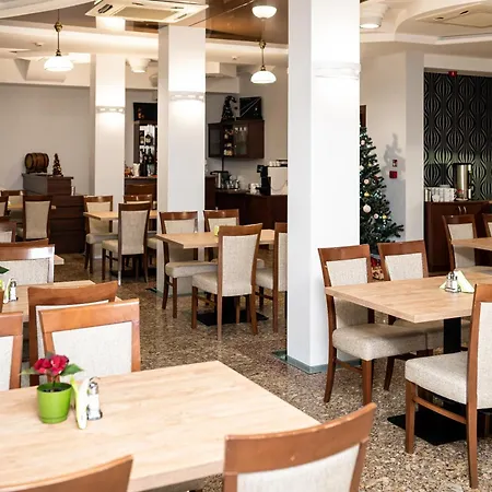 Hotel Muszyna 3* 무스지나