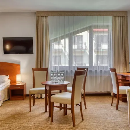 Hotel Muszyna 호텔 무스지나