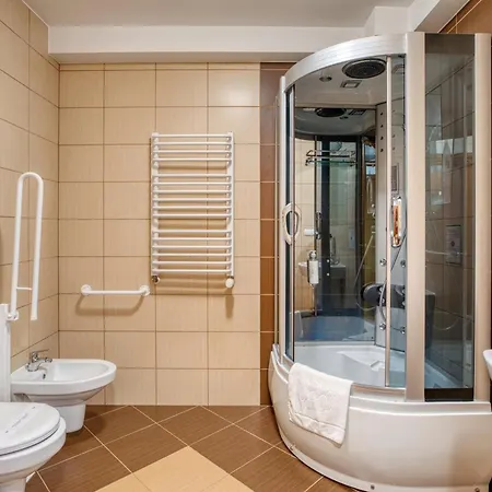 Hotel Muszyna 3* 무스지나
