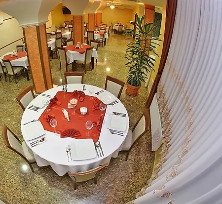 Hotel Muszyna 3* מוז'ינה