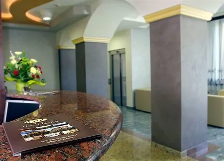 מלון Hotel Muszyna מוז'ינה