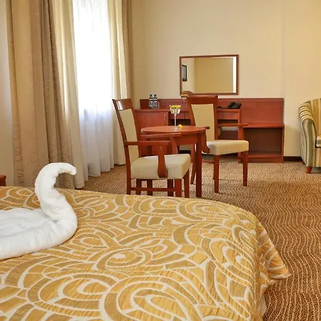 Hotel Muszyna 3* מוז'ינה