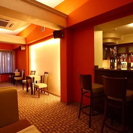 מלון Hotel Muszyna מוז'ינה