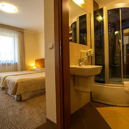 Hotel Muszyna 3* מוז'ינה